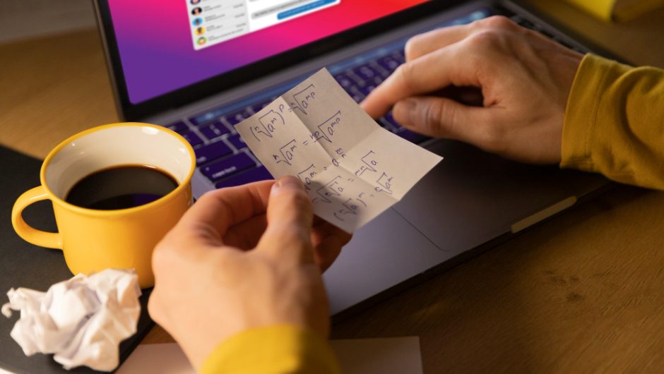 Costuri ascunse în tool-urile plătite de auto-programare social