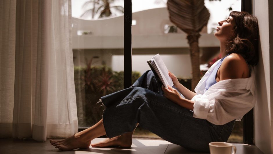Idei simple care transformă balconul într-un colț de relaxare