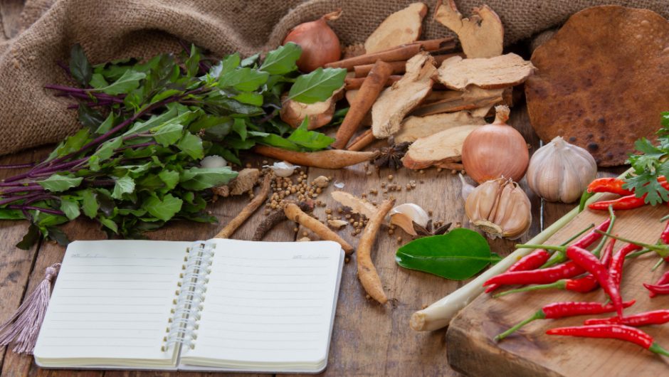 Cum să îți crești imunitatea prin ierburi și condimente