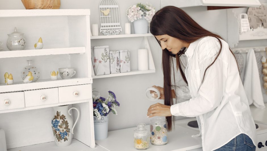 Cum să-ți optimizezi spațiul de depozitare în dulapurile mici