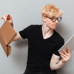 Cum scrii descrieri de produse care vând fără să pară agresive