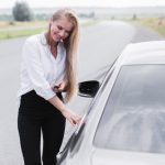 Cum verifici singur nivelurile esențiale înainte de plecare