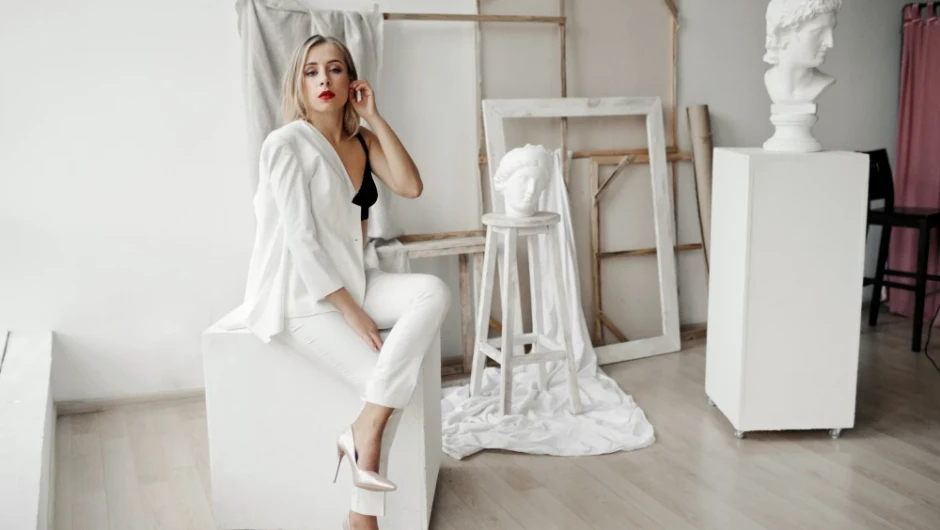 Minimal luxe: Cum obții un look rafinat prin croieli și materiale