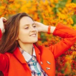 Portocaliu ars: Cum îl integrezi în ținutele de toamnă